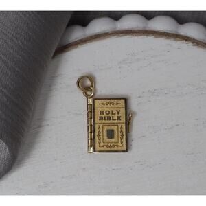 14k Yellow Gold Holy Bible With The Lords Prayer Pendant 3.4G / 0.8in